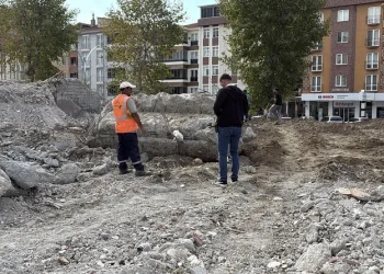 Patlamaların yaşandığı çöp konteynerinde bu defa da yangın çıktı
