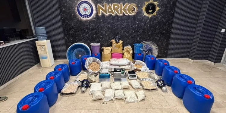 İstanbul’da üç günlük narkotik bilançosu: 188 şüpheli yakalandı, adreslerden yüzlerce kilo uyuşturucu madde çıktı