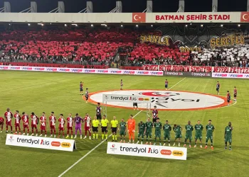 Batman Petrolspor – Bursaspor maçı başladı