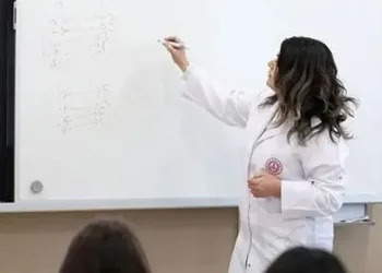 Öğretmen önlüğü standartları belirlendi