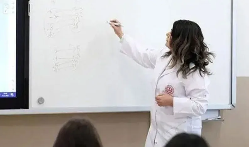 Öğretmen önlüğü standartları belirlendi