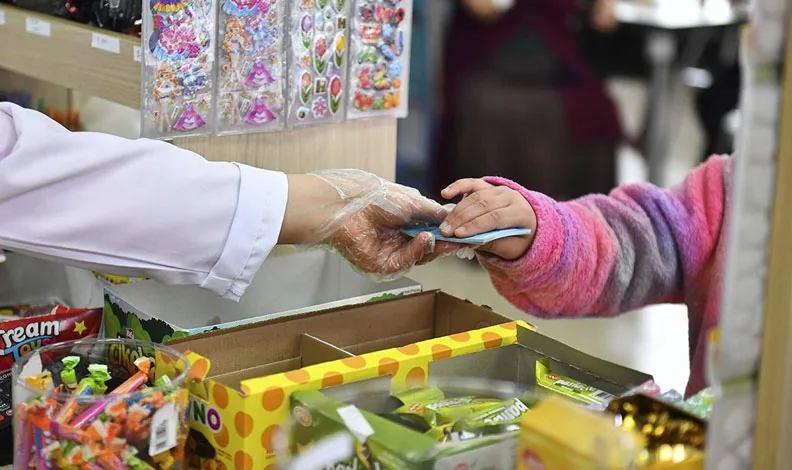 Okul kantinlerinde yeni dönem: Birçok ürüne satış yasağı geldi