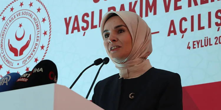 “Yaşlılarımıza yönelik hizmetlerimizi aktif bir hayat anlayışıyla şekillendiriyoruz”