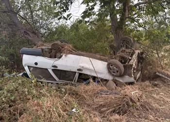 Bursa’da kontrolden çıkan otomobil şarampole yuvarlandı: 8 yaralı