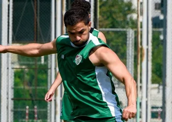 Bursaspor, Manisa FK maçının hazırlıklarına ara vermeden başladı