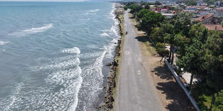 Samsun’da kıyı erozyonu yola kadar ulaştı