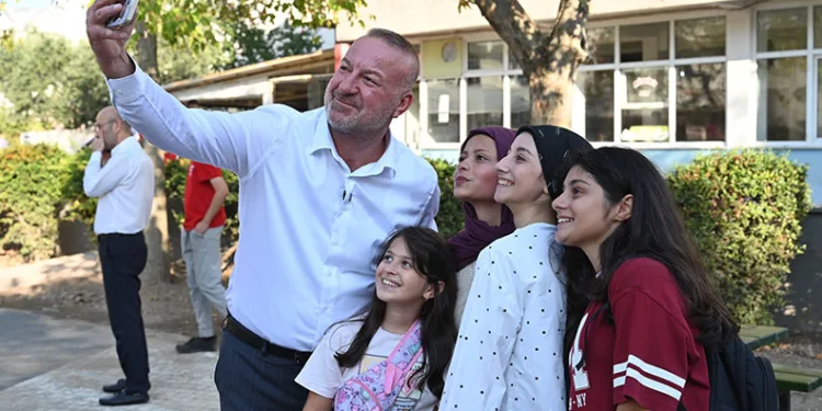 Karabatı Mahalle Buluşmalarına Emirsultan’dan Start Verdi
