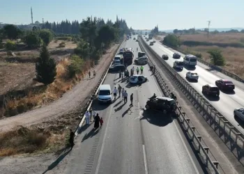 Bursa’da mazot yola döküldü, 10 araç birbirine girdi