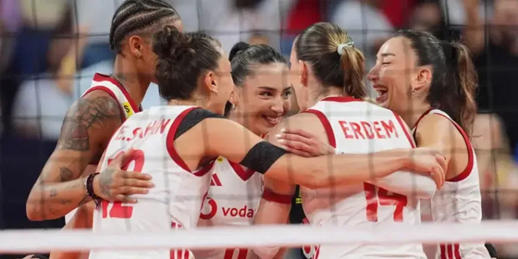 Filenin Sultanları finalde: Sırbistan’ı set vermeden geçti