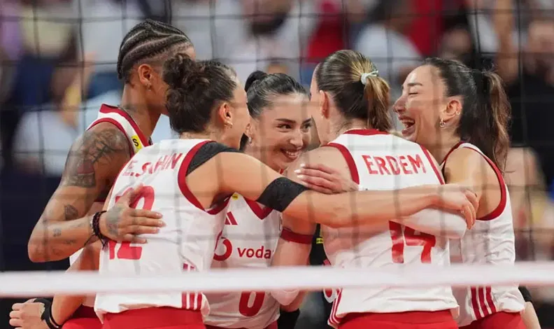 Filenin Sultanları finalde: Sırbistan’ı set vermeden geçti