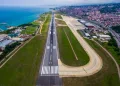 Tamamlandığında deniz dolgusu üzerine inşa edilen 6. havalimanı olacak
