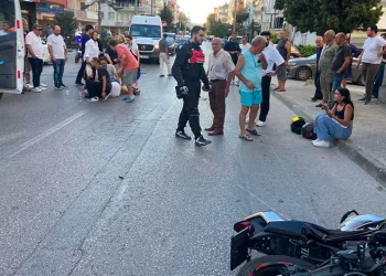 Mudanya’da motosiklet yayaya çarptı: 2 yaralı