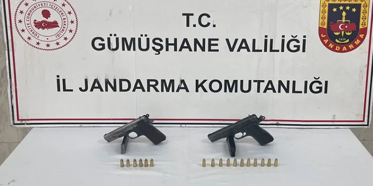 Gümüşhane’de 2 ruhsatsız tabanca ele geçirildi