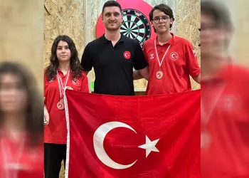 Yıldırımlı dartçılardan milli gurur
