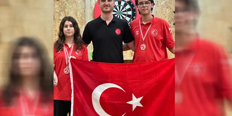 Yıldırımlı dartçılardan milli gurur