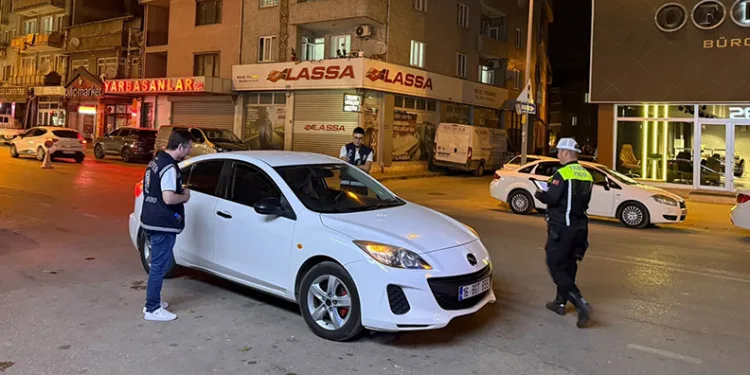 İnegöl’de polis kuş uçurtmadı, bin 412 kişi sorgulandı