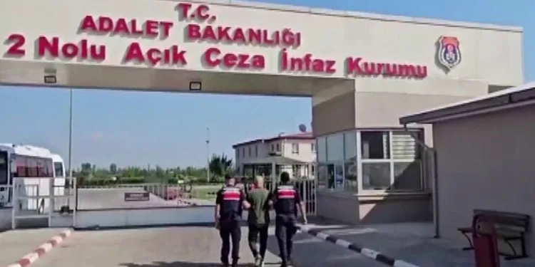 Aranan 4 firari hükümlü operasyonla yakalandı