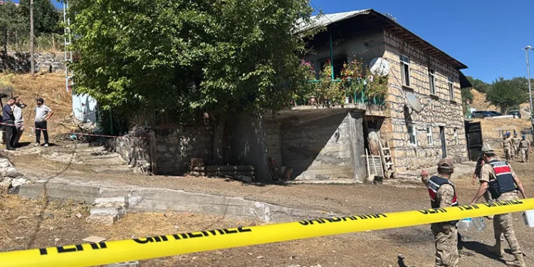 Yangında ölen çiftin cinayete kurban gittiği öğrenildi