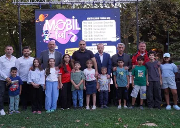 Bekir Aydın Mobil Fest’te Çocukların Bilim Heyecanına Ortak Oldu