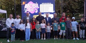 Bekir Aydın Mobil Fest’te Çocukların Bilim Heyecanına Ortak Oldu