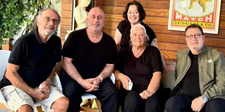 Cem Yılmaz’dan hastane sonrası ilk fotoğraf