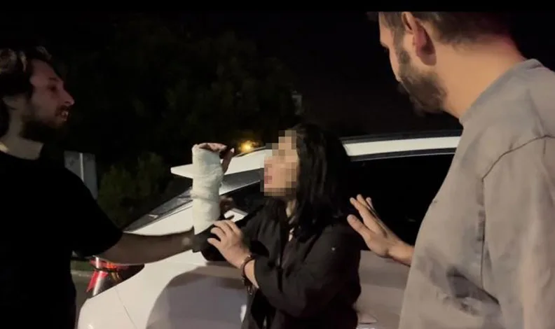 “Sanatçıyım ben” dedi gazetecilere tükürdü, polise saldırdı