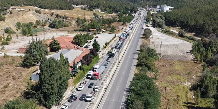 Çorum’da 3 araçlı zincirleme kaza: 5 yaralı