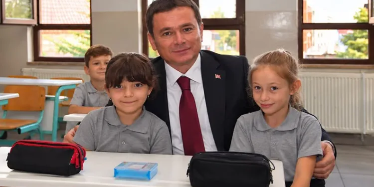 Erkan Aydın’dan öğrencilere yeni eğitim yılı ziyareti