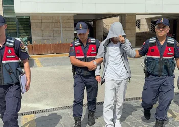 16 yaşındaki çocuk uyuşturucu ticaretinden tutuklandı