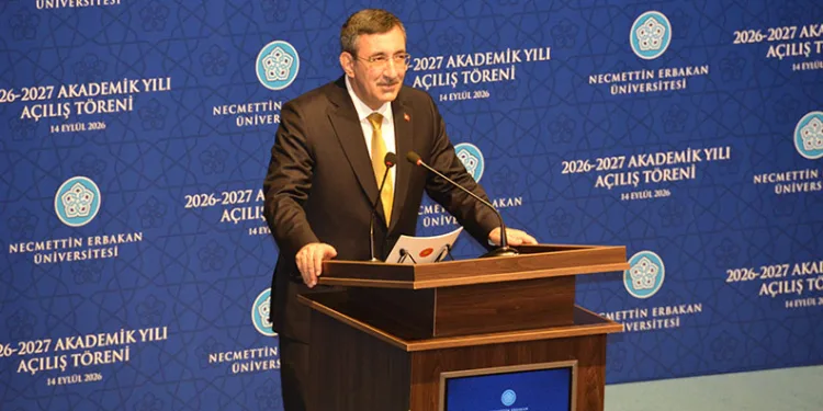 Cevdet Yılmaz: “Sosyal medya aslında asosyal medya”