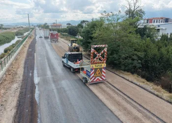 Büyükşehir Samanlı Bağlantı yolunu yeniledi