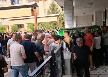 TIR kazasında hayatını kaybeden gençler son yolculuğuna uğurlandı