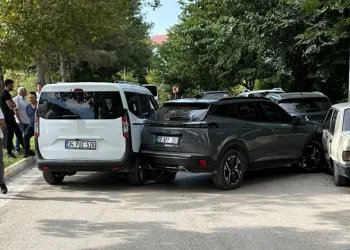 Elazığ’da zincirleme kaza: 8 yaralı