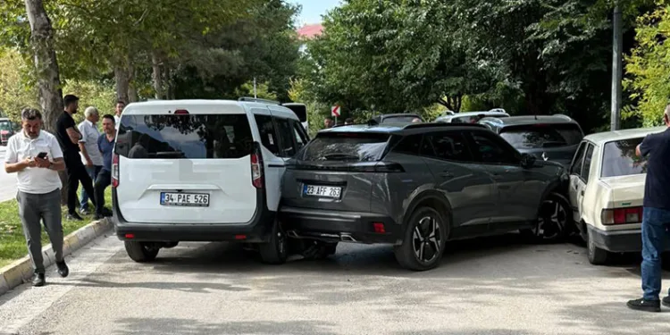 Elazığ’da zincirleme kaza: 8 yaralı