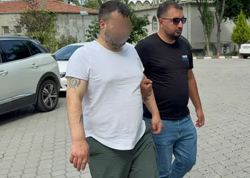 Tanımadığı kadını bıçaklayıp ağır yaraladı