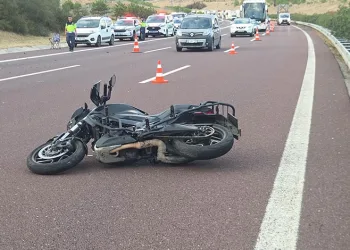 Bursa’da kamyona çarpan motosiklet sürücüsü hayatını kaybetti