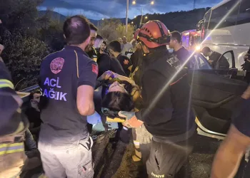 İstanbul-İzmir Otoyolu’nda zincirleme kaza: 11 yaralı