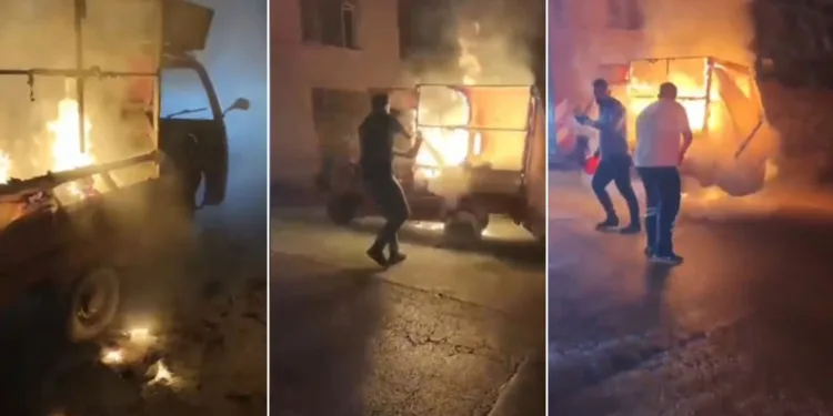 Bursa’da kağıt toplama aracı seyir halindeyken alev aldı