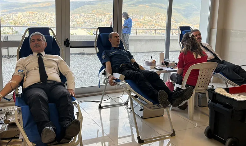 Gemlik Adliyesi’nde Kızılay’dan kan bağışı kampanyası