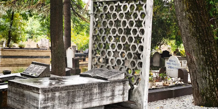 Eski İçişleri Bakanı Gedik’in mezarı İstanbul’a taşınacak