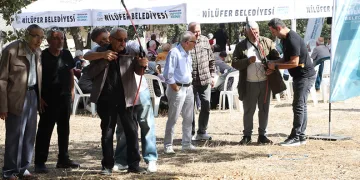 Nilüfer’de huzurevi sakinleri yaza piknikle veda etti
