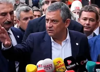 Özgür Özel’den yaşlı yurttaşa müdahaleye tepki: “İttirilir mi yaşlı insan?”