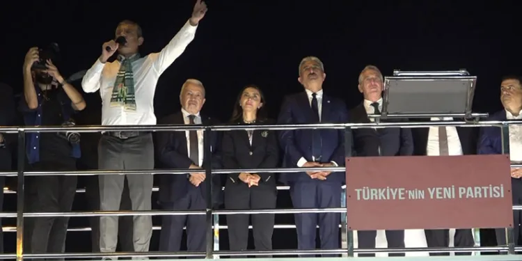 Özgür Özel: “Barış içinde kardeşçe yaşamayı vaat ediyoruz”