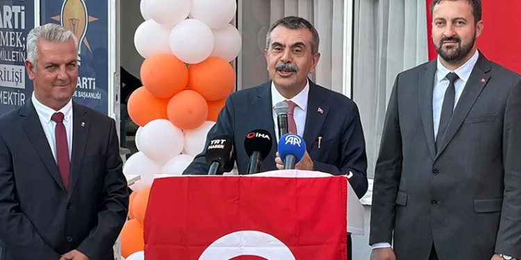 Bakan Tekin: “Hizmeti vatandaşın ayağına götüreceğiz”