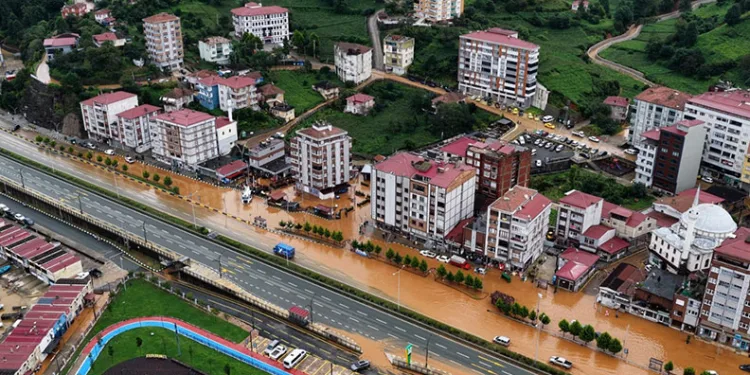 Rize’de selin ortaya çıkardığı manzara havadan görüntülendi