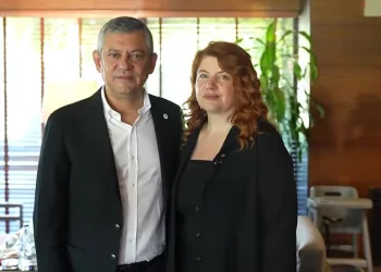 Özgür Özel, Canan Uzer ile aynı sofrada buluştu