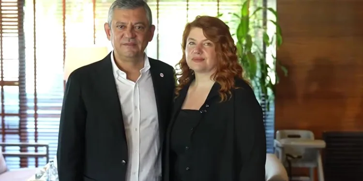 Özgür Özel, Canan Uzer ile aynı sofrada buluştu