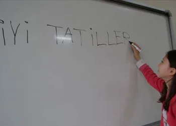 Bakan Tekin’den ara tatil açıklaması: “Kaldırılabilir”
