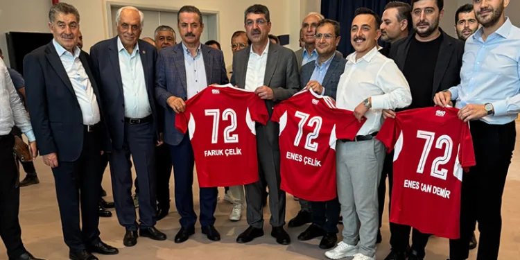 Batman ve Bursaspor yönetimleri dostluk yemeğinde buluştu
