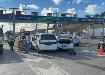 Kuzey Marmara Otoyolu’nda zincirleme kaza: 2 yaralı